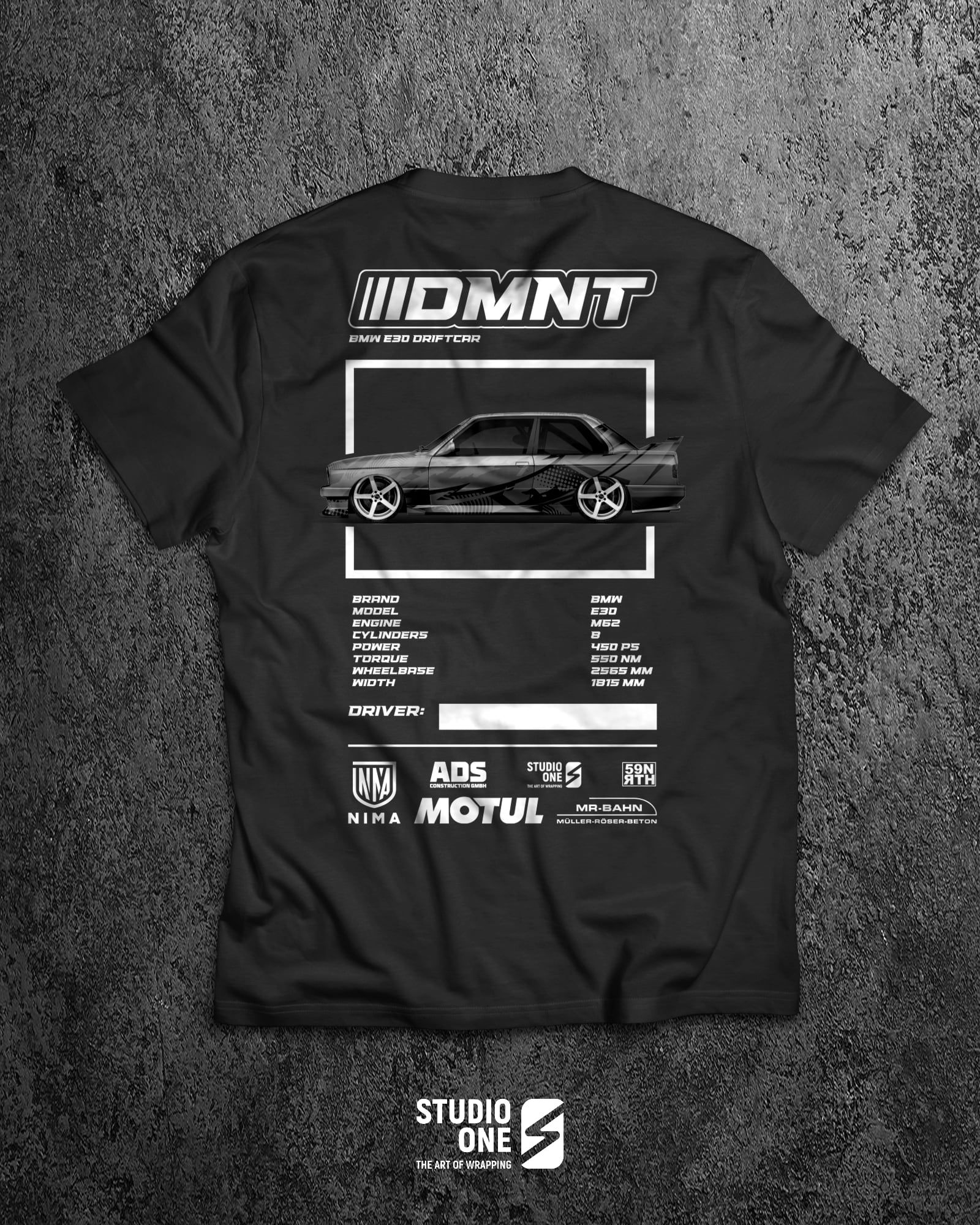 DMNT-Shirt Rückseite mit Rennwagen-Grafik – Printservice STUDIO ONE